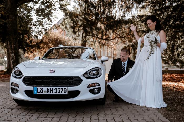 Hochzeit Standesamt Fiat Auto Felgen Putzen Brautkleid