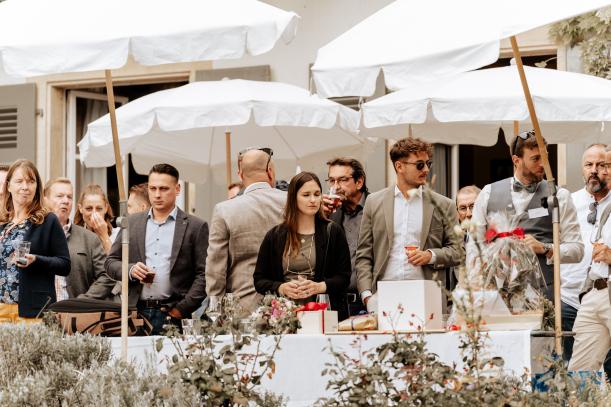 Hochzeit Gäste Beim Apero