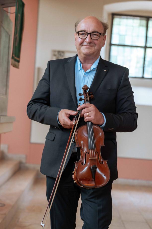 Hochzeit Kirche Musiker Wartet