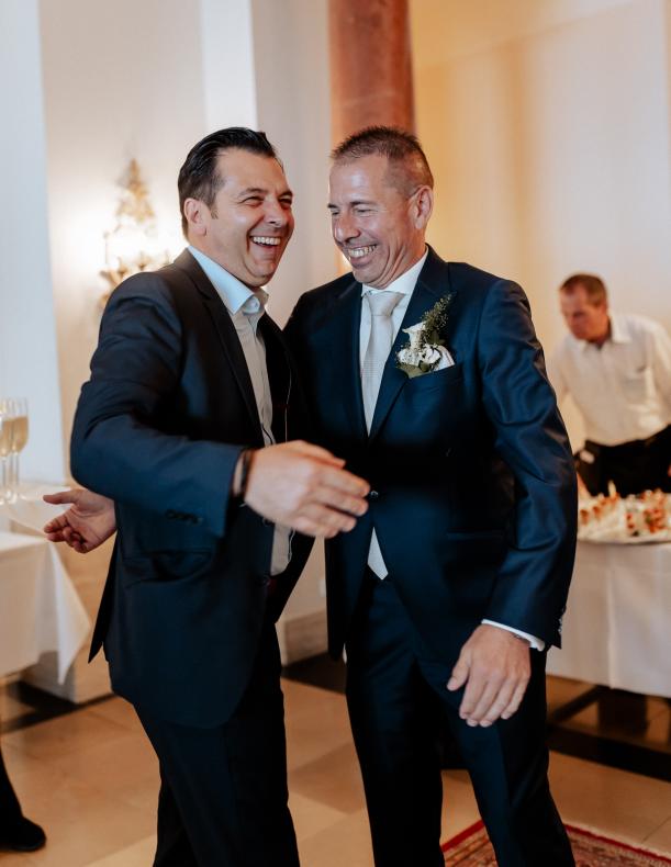 Hochzeit Bodensee Hochzeitsfotograf Bräutigam Hat Spass