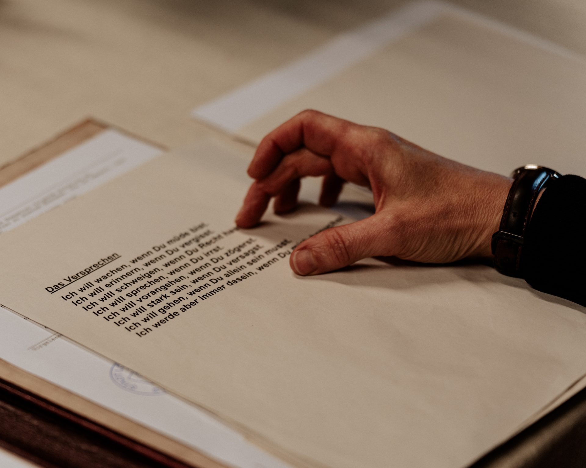 Unterschrift im Trauzimmer (2024)